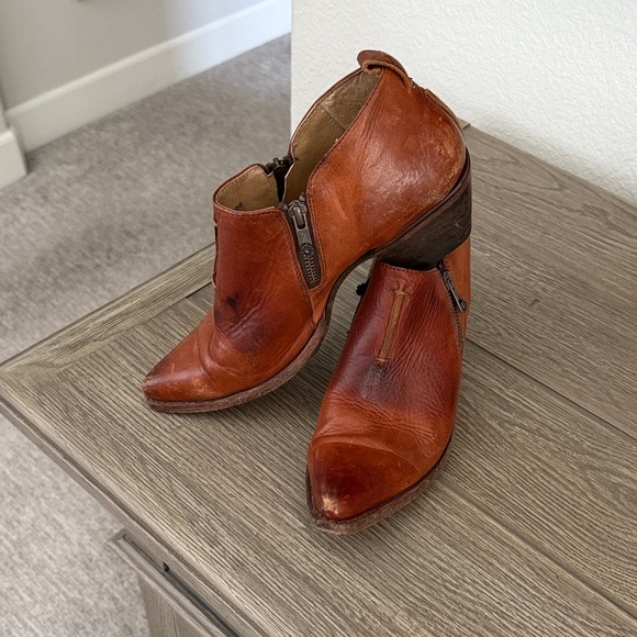 Frye Shoes - Frye Brown Leather Ankle Booties